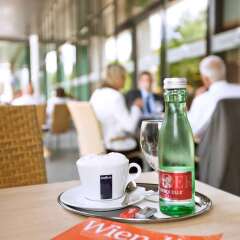 Отель ibis Styles Wien Messe Prater Австрия, Вена - отзывы, цены и фото номеров - забронировать отель ibis Styles Wien Messe Prater онлайн гостиничный бар