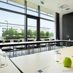 Отель Novotel München Messe Германия, Мюнхен - 4 отзыва об отеле, цены и фото номеров - забронировать отель Novotel München Messe онлайн помещение для мероприятий фото 2