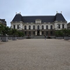 Отель Mercure Rennes Place Bretagne пляж