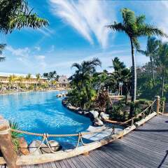 Отель Outrigger Fiji Beach Resort бассейн фото 2