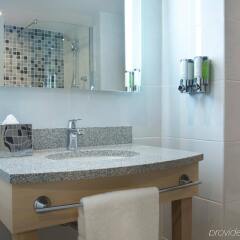 Гостиница Hampton by Hilton Minsk City Center ванная фото 2