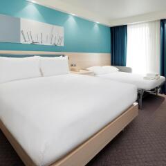 Отель Hampton by Hilton London Docklands комната для гостей