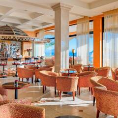 Gran Hotel Atlantis Bahia Real G.L. гостиничный бар
