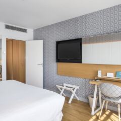 Отель Occidental Atenea Mar - Adults Only Испания, Барселона - - забронировать отель Occidental Atenea Mar - Adults Only, цены и фото номеров удобства в номере фото 2