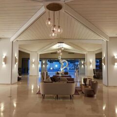 Отель Royalton Blue Waters - All Inclusive интерьер отеля