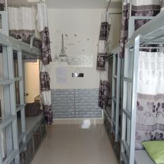 Europe Town Hostel & Bar Adults Only Далат в номере