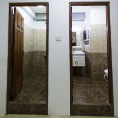 Отель Metro Port City Hotel Шри-Ланка, Коломбо - отзывы, цены и фото номеров - забронировать отель Metro Port City Hotel онлайн ванная фото 2