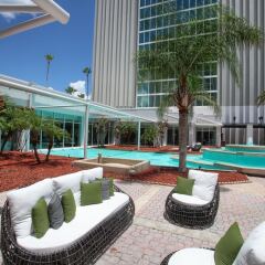 Отель DoubleTree by Hilton at the Entrance to Universal Orlando бассейн фото 5