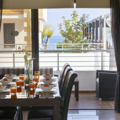 Отель Mike & Lenos Tsoukkas Seafront Villas Кипр, Протарас - отзывы, цены и фото номеров - забронировать отель Mike & Lenos Tsoukkas Seafront Villas онлайн питание фото 2