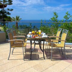 Отель Happy Cretan Suites