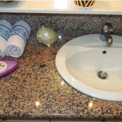 Villa With 2 Bedrooms in Pointe Noire, With Wonderful sea View, Privat in Pointe-Noire, France from 283$, photos, reviews - zenhotels.com bathroom photo 2