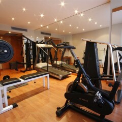 Hotel Exe Plaza фитнесс-зал
