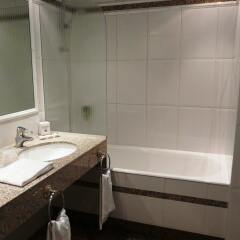 Отель Best Western Hôtel Victor Hugo ванная