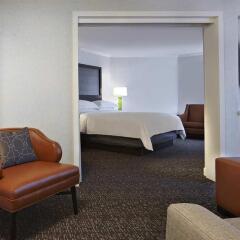 Отель Hilton Minneapolis-St. Paul Airport США, Блумингтон - отзывы, цены и фото номеров - забронировать отель Hilton Minneapolis-St. Paul Airport онлайн комната для гостей фото 5