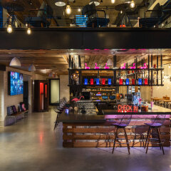 Отель Moxy Washington, DC Downtown гостиничный бар