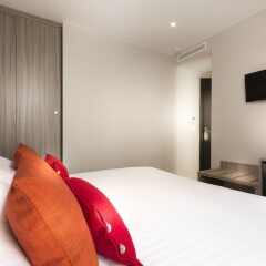 Отель Hôtel International Paris комната для гостей фото 9