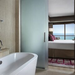 Отель Fairmont Ajman ОАЭ, Аджман - 5 отзывов об отеле, цены и фото номеров - забронировать отель Fairmont Ajman онлайн ванная фото 2
