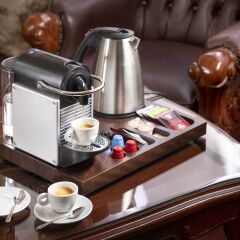 Iron Gate Hotel and Suites в номере