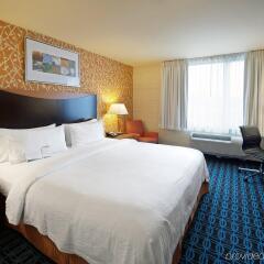 Отель Fairfield Inn by Marriott JFK Airport США, Нью-Йорк - отзывы, цены и фото номеров - забронировать отель Fairfield Inn by Marriott JFK Airport онлайн комната для гостей фото 2