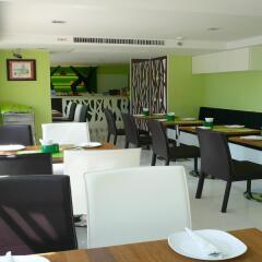 Апартаменты Sabai Sathorn Serviced Apartment Бангкок питание