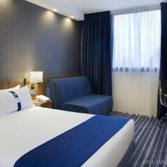 Отель Holiday Inn Express Bilbao Испания, Дерио - отзывы, цены и фото номеров - забронировать отель Holiday Inn Express Bilbao онлайн комната для гостей фото 5