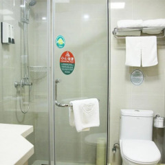 Отель GreenTree Inn Shenzhen Guanggang Port Futian South Road Express Hotel Китай, Гонконг - отзывы, цены и фото номеров - забронировать отель GreenTree Inn Shenzhen Guanggang Port Futian South Road Express Hotel онлайн ванная фото 2