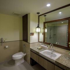 Отель Krabi La Playa Resort ванная фото 2