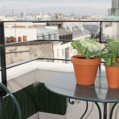 Отель Hôtel des 3 Poussins Франция, Париж - 3 отзыва об отеле, цены и фото номеров - забронировать отель Hôtel des 3 Poussins онлайн балкон