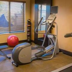 Отель Hilton Garden Inn Los Angeles Montebello Монтебелло фитнесс-зал фото 3