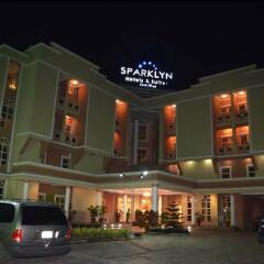 Отель Sparklyn Hotels & Suites фото 3