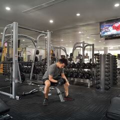Отель PARKROYAL Serviced Suites Kuala Lumpur Малайзия, Куала-Лумпур - 1 отзыв об отеле, цены и фото номеров - забронировать отель PARKROYAL Serviced Suites Kuala Lumpur онлайн фитнесс-зал фото 4