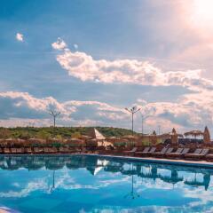 Отель The Wind Mills Hydropark бассейн фото 2