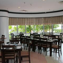 Отель Rainbow Paradise Beach Resort Малайзия, Пенанг - 1 отзыв об отеле, цены и фото номеров - забронировать отель Rainbow Paradise Beach Resort онлайн питание