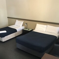 Highlander Hotel Bar Kitchen Rooftop сейф в номере