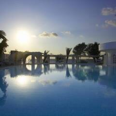 Отель Thalassa Seaside Resort бассейн