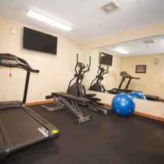 Отель Best Western Port Columbus США, Колумбус - отзывы, цены и фото номеров - забронировать отель Best Western Port Columbus онлайн фитнесс-зал