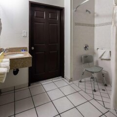 Отель Motel 6 Canoga Park США, Лос-Анджелес - отзывы, цены и фото номеров - забронировать отель Motel 6 Canoga Park онлайн ванная фото 2