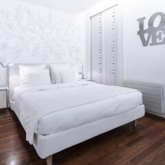 Отель La Cour des Augustins Boutique Gallery Design Hotel Швейцария, Женева - отзывы, цены и фото номеров - забронировать отель La Cour des Augustins Boutique Gallery Design Hotel онлайн комната для гостей фото 2