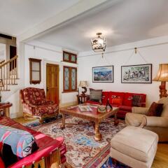 Отель 4BR Luxury Log - 4 Br Home развлечения