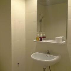 Отель B & B Patong Beach House ванная
