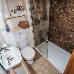 Отель Hen Cloud Cottage ванная