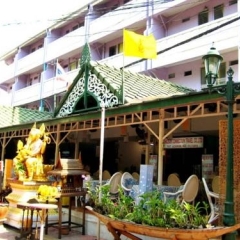 Отель Sawasdee Smile Inn Hotel Таиланд, Бангкок - отзывы, цены и фото номеров - забронировать отель Sawasdee Smile Inn Hotel онлайн бассейн