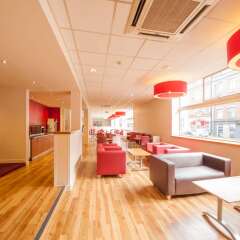 Отель Travelodge Manchester Central гостиничный бар