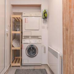 Отель FM Deluxe 2-BDR Maisonette - Artistic Serdika Болгария, София - отзывы, цены и фото номеров - забронировать отель FM Deluxe 2-BDR Maisonette - Artistic Serdika онлайн ванная