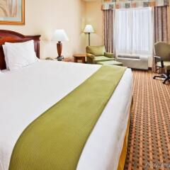 Holiday Inn Express Hotel & Suites MERIDIAN комната для гостей
