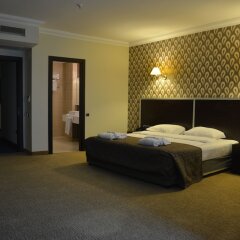 Ener Old Castle Resort Hotel сейф в номере