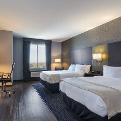 Holiday Inn Hotel & Suites Silicon Valley - Milpitas комната для гостей фото 3