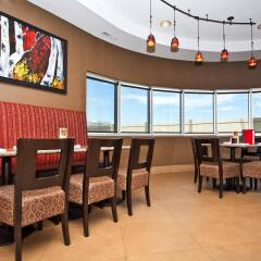 Отель Best Western Premier Freeport Inn Calgary Airport Канада, Калгари - отзывы, цены и фото номеров - забронировать отель Best Western Premier Freeport Inn Calgary Airport онлайн питание фото 2