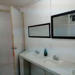 Отель Ikaro Beds - Hostel - Adults only Мексика, Канкун - отзывы, цены и фото номеров - забронировать отель Ikaro Beds - Hostel - Adults only онлайн ванная