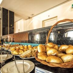 iu Hotel Sumbe питание